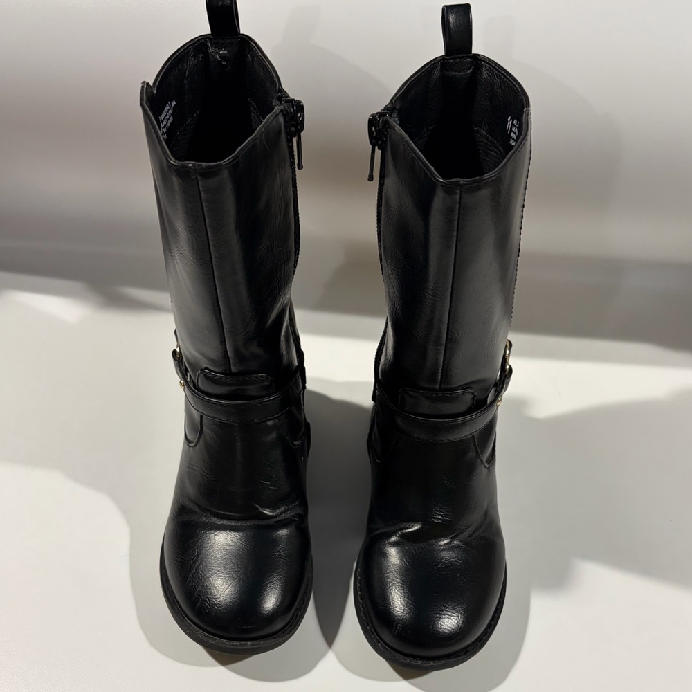 The Children’s Place Black Faux Leather‎ Boots with Heart Buckle
